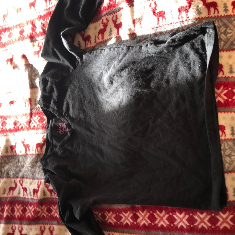 Black long sleeved v-neck